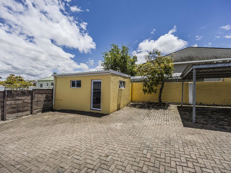 Well positioned and priced home in Chislehurst/Cambridge - Photo 9