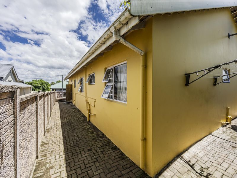 Well positioned and priced home in Chislehurst/Cambridge - Photo 8