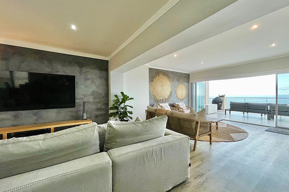 Where Coastal Luxury Meets Effortless Living - Photo 5