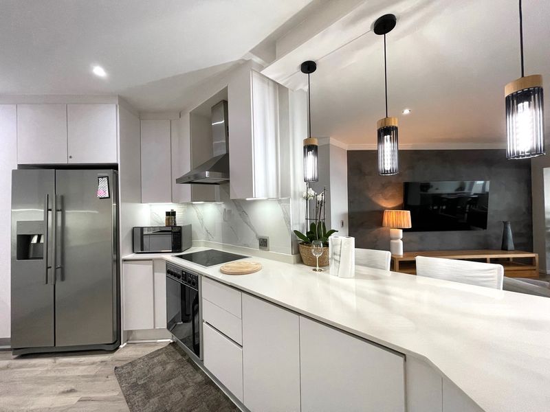 Where Coastal Luxury Meets Effortless Living - Photo 6