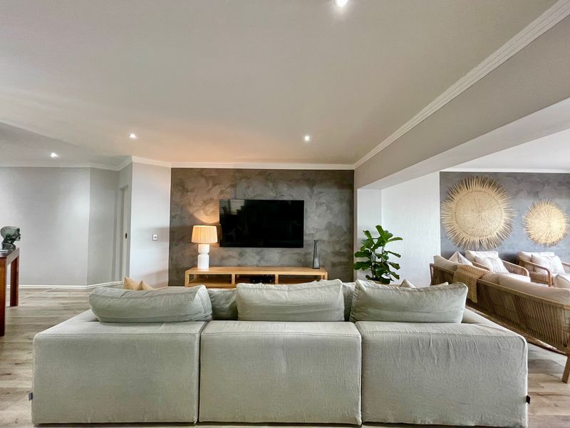 Where Coastal Luxury Meets Effortless Living - Photo 8