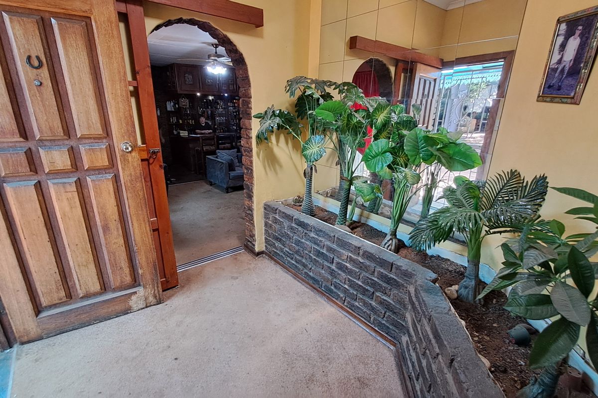 Comfortable, enjoyable living in a peaceful setting - Photo 5