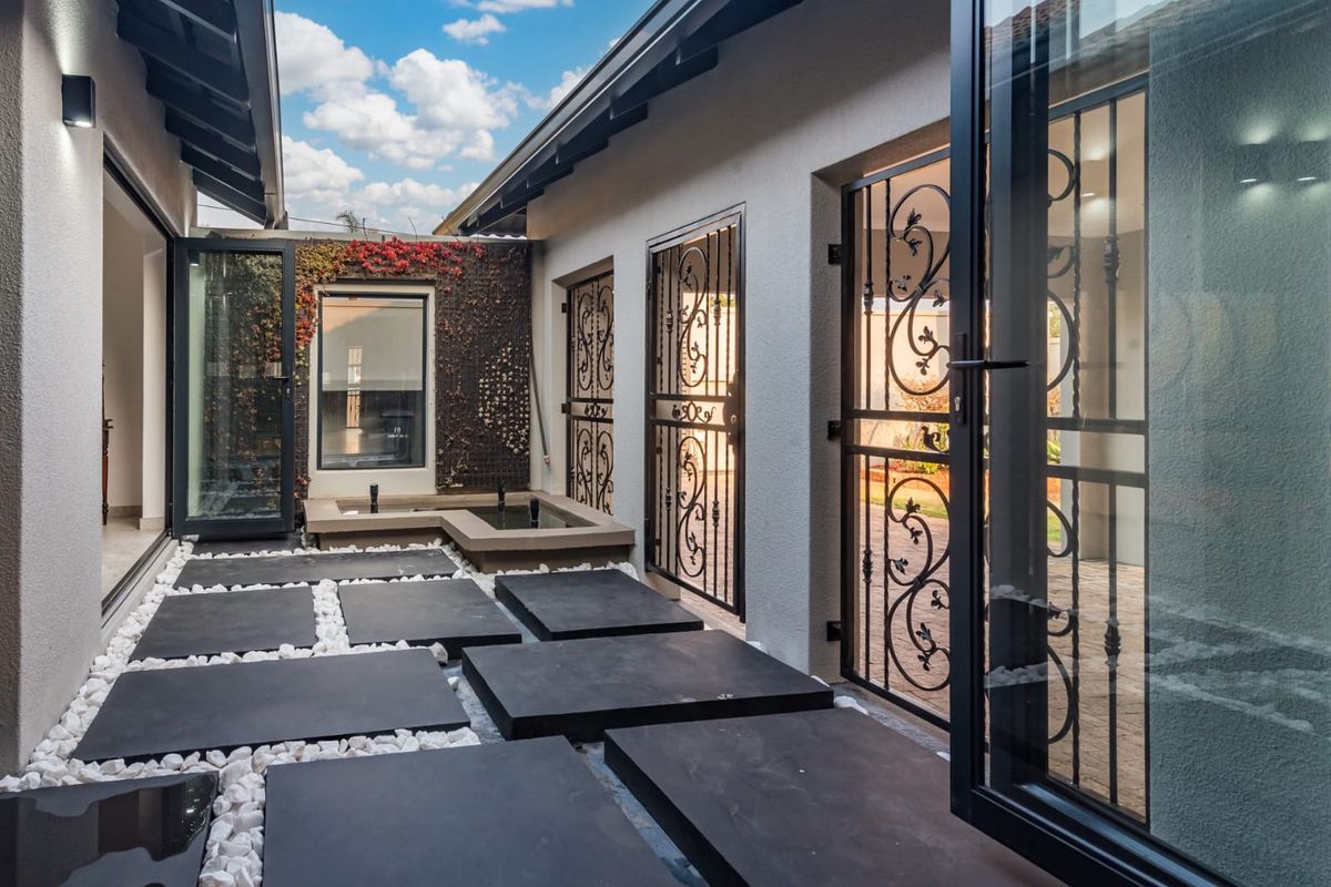 Modern Masterpiece – The Pinnacle of Contemporary Luxury - Photo 5