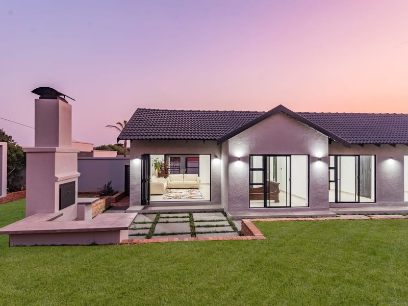 Modern Masterpiece – The Pinnacle of Contemporary Luxury - Photo 2