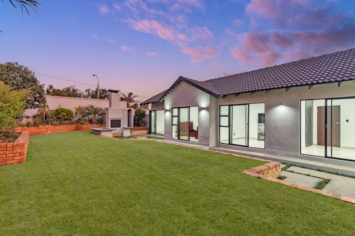 Modern Masterpiece – The Pinnacle of Contemporary Luxury - Photo 4