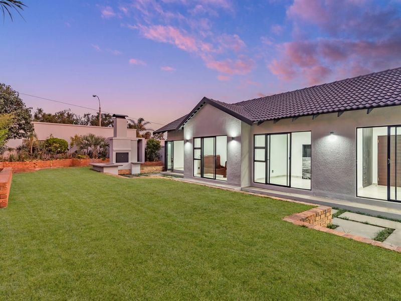 Modern Masterpiece – The Pinnacle of Contemporary Luxury - Photo 4