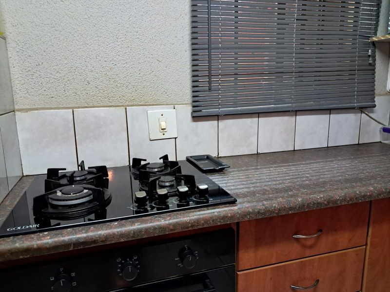 Neat 3-Bedroom Apartment in a Secure Complex in Bo-dorp - Photo 5