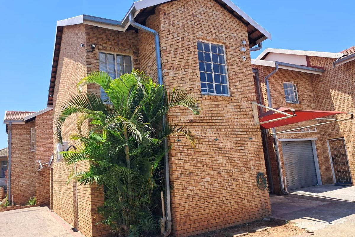 Neat 3-Bedroom Apartment in a Secure Complex in Bo-dorp - Photo 2