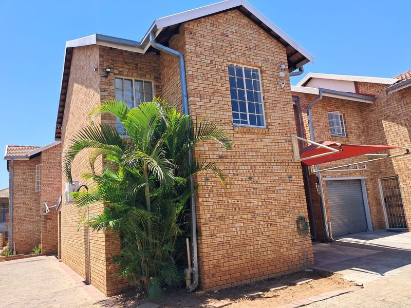 Neat 3-Bedroom Apartment in a Secure Complex in Bo-dorp - Photo 2