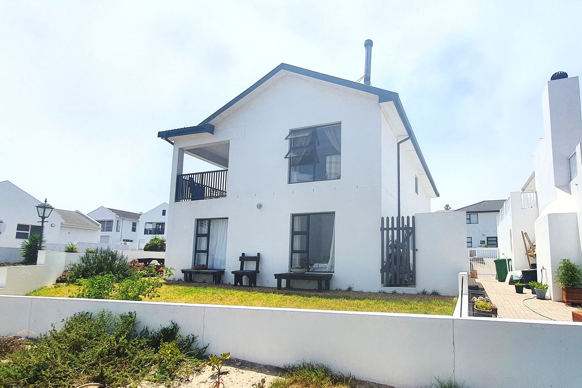 Double Story Home With Ocean Views & income potential - Shelley Point Coastal Security Golf Estate - Photo 4