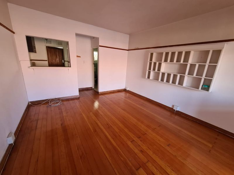 Charming Bachelor Apartment in the Heart of Essenwood - Photo 9