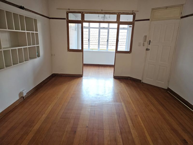 Charming Bachelor Apartment in the Heart of Essenwood - Photo 3