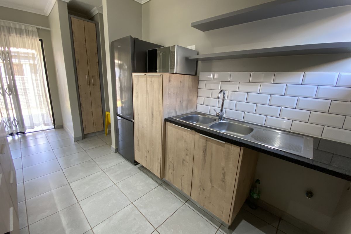 3 Bedroom 2 Bathroom House in Capital View Security Estate Lotus Gardens - Photo 4