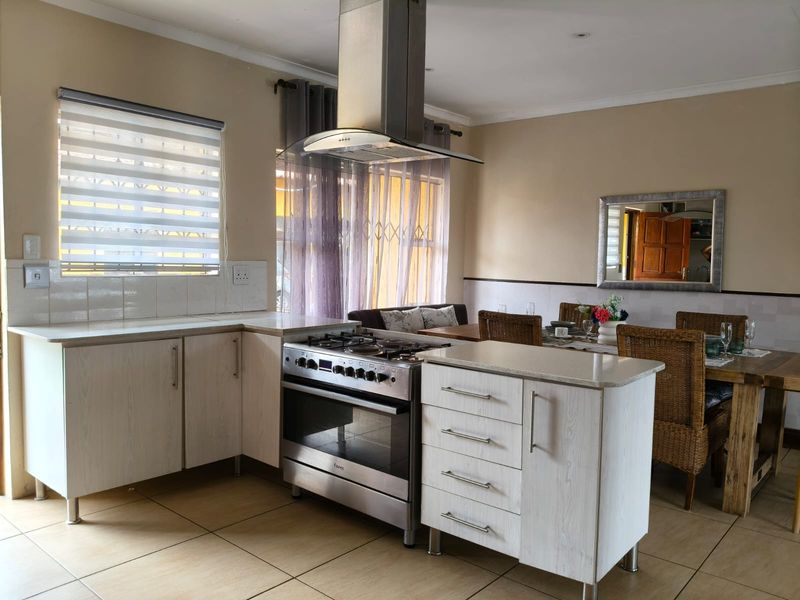 PRESTIGIOUS LUXURY GUESTHOUSE - Photo 6