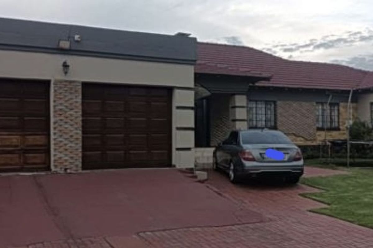 Freehold For Sale In Secunda - Photo 2