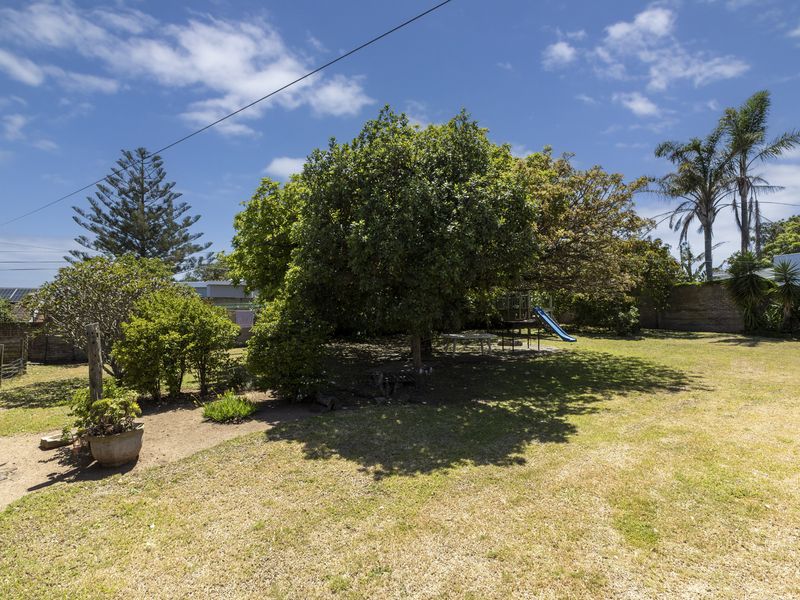 Family Home in a Popular Suburb of Port Alfred - Photo 10