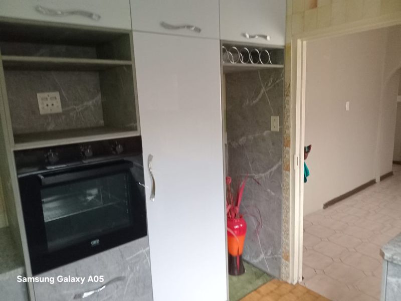 A CW2 Gem Ready to Be Transformed! - Photo 4