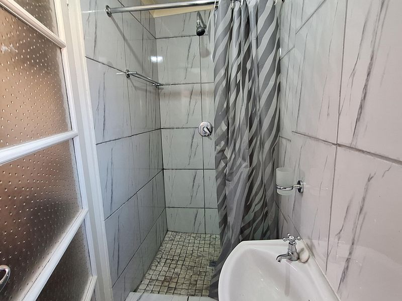 House with 2 flats for sale - Photo 6