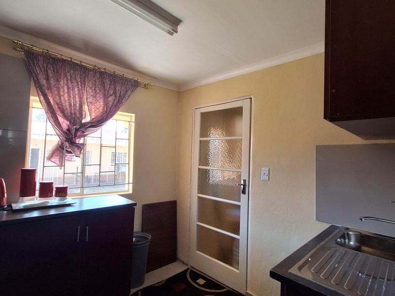 House with 2 flats for sale - Photo 5