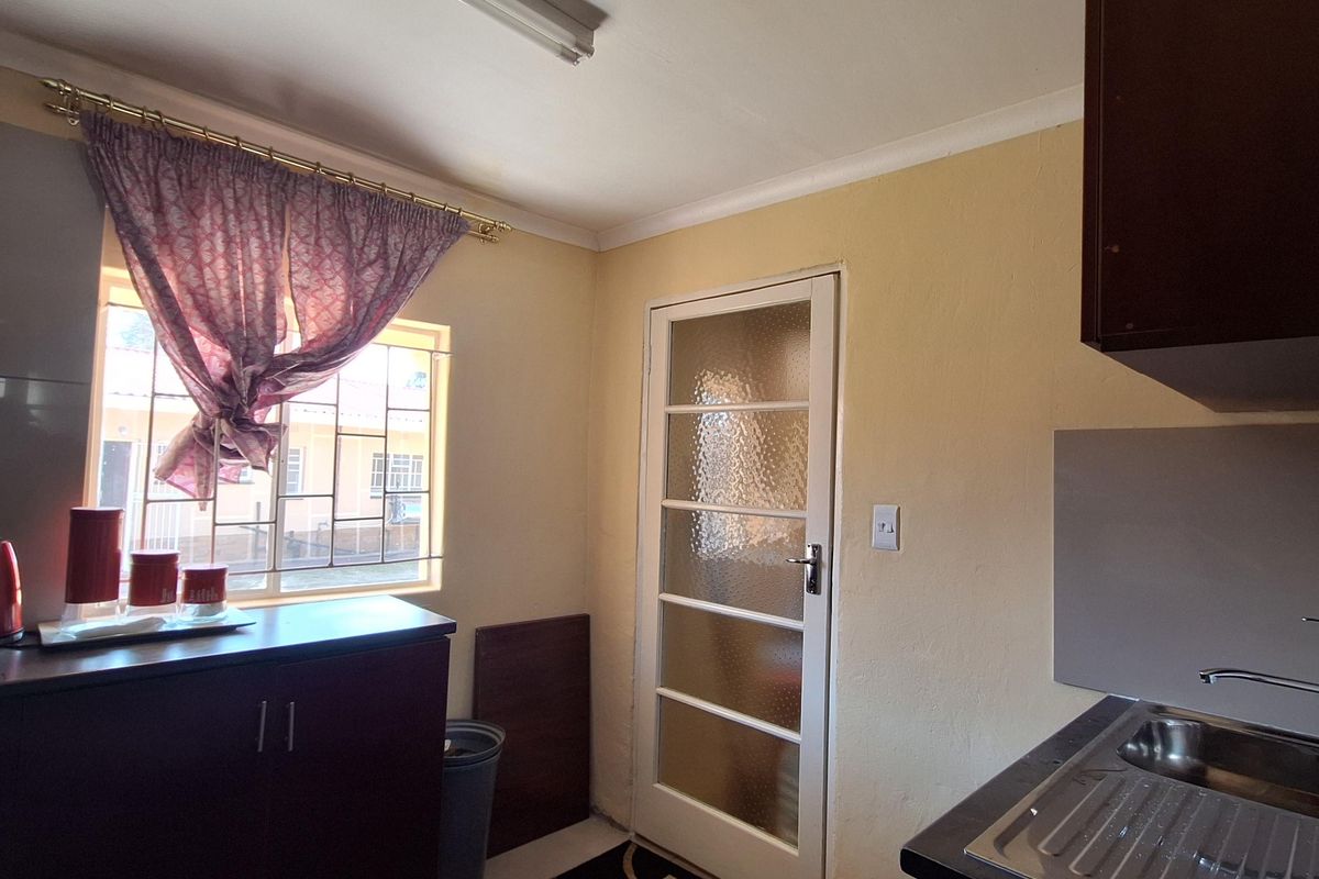 House with 2 flats for sale - Photo 5