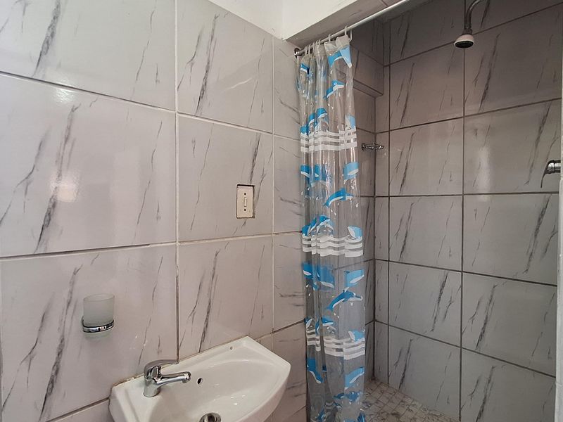 House with 2 flats for sale - Photo 8