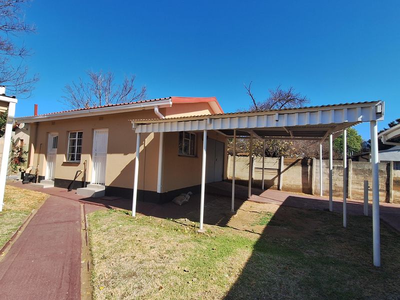 House with 2 flats for sale - Photo 7