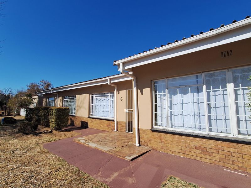 House with 2 flats for sale - Photo 2