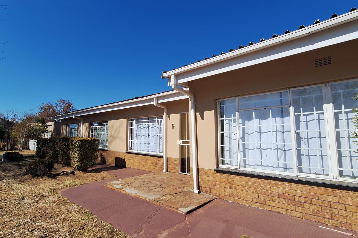 House with 2 flats for sale - Photo 2