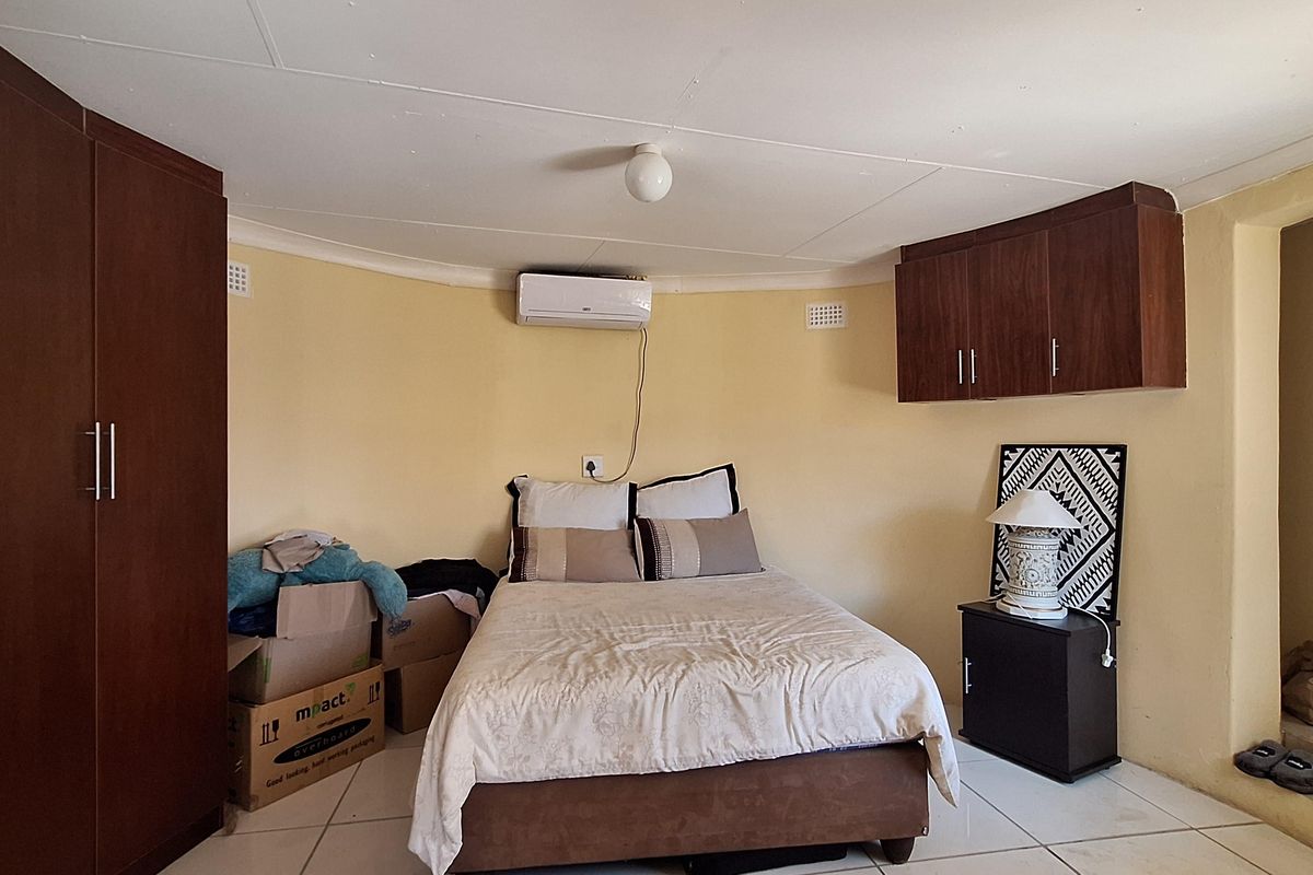 House with 2 flats for sale - Photo 4