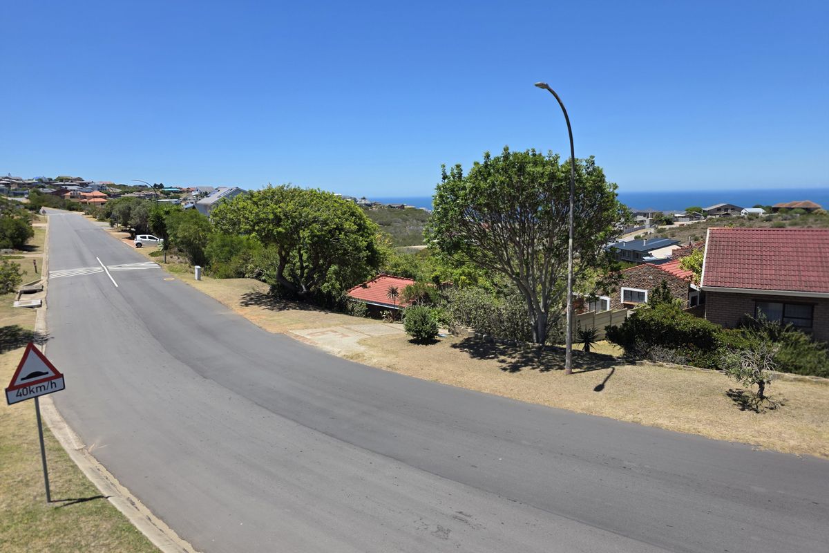 Prime 975m2 stand – A rare find in Dana Bay - Photo 3