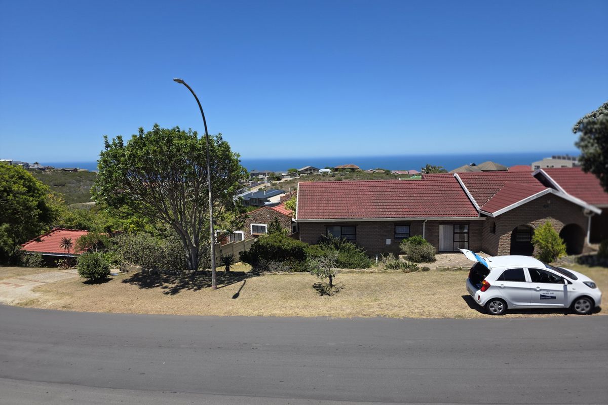 Prime 975m2 stand – A rare find in Dana Bay - Photo 2