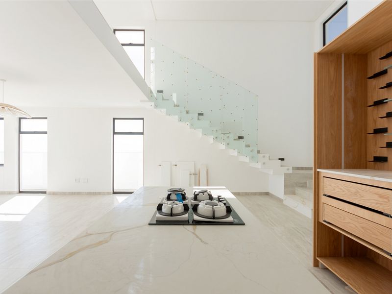 A Grand Slam Winner With Space, Style and Prime Uninterrupted Sea Views! It's called Location!!! - Photo 8