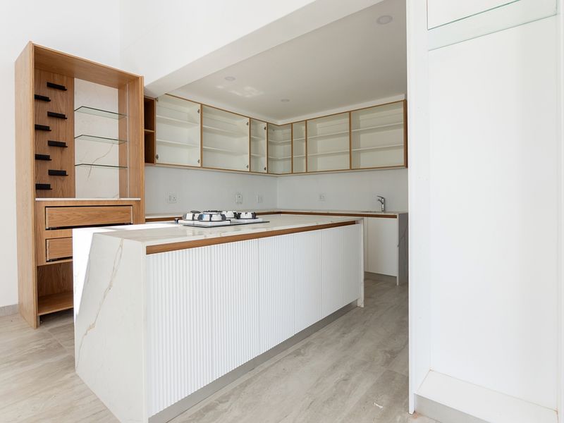 A Grand Slam Winner With Space, Style and Prime Uninterrupted Sea Views! It's called Location!!! - Photo 7