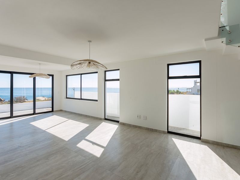 A Grand Slam Winner With Space, Style and Prime Uninterrupted Sea Views! It's called Location!!! - Photo 5