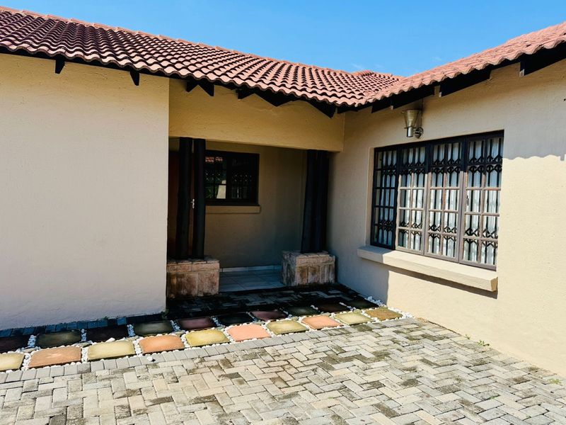 Modern 3-Bedroom Home for Sale in Theresapark - Photo 2