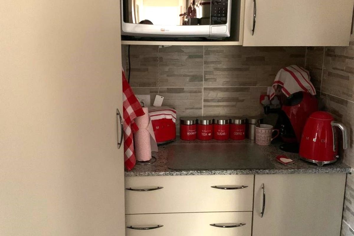 Three Bedroom Townhouse to Let in Arboretum - Photo 5