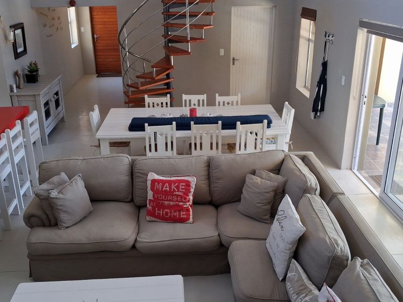 Two Homes, One Thoughtful Coastal Offering - Photo 7