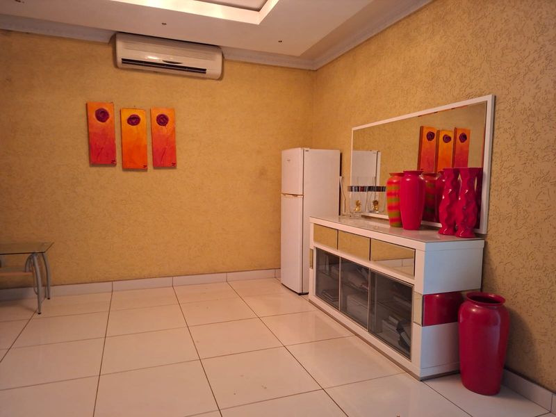 4 Bedroom Family Home with Lucrative Flatlet - Photo 8