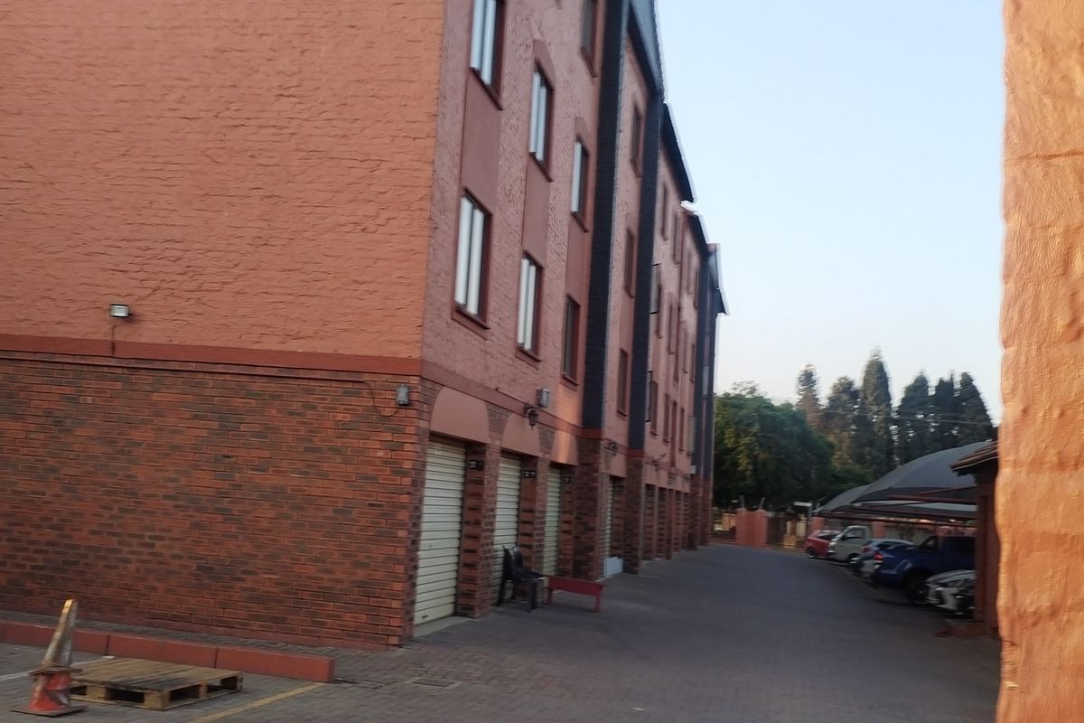 Cozy Bachelor  flat in Riviera close to Steve Biko hospital - Photo 2