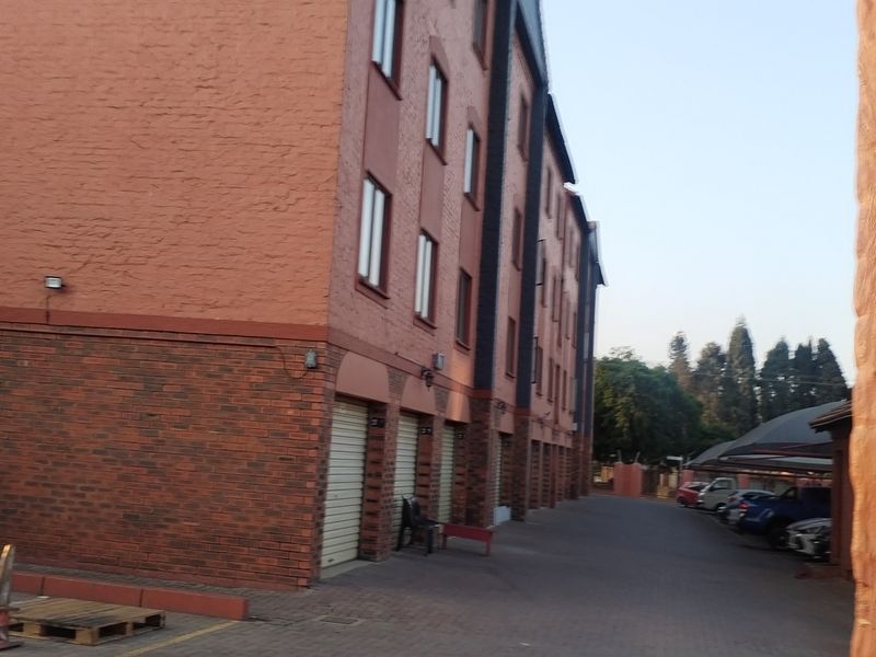 Cozy Bachelor  flat in Riviera close to Steve Biko hospital - Photo 2