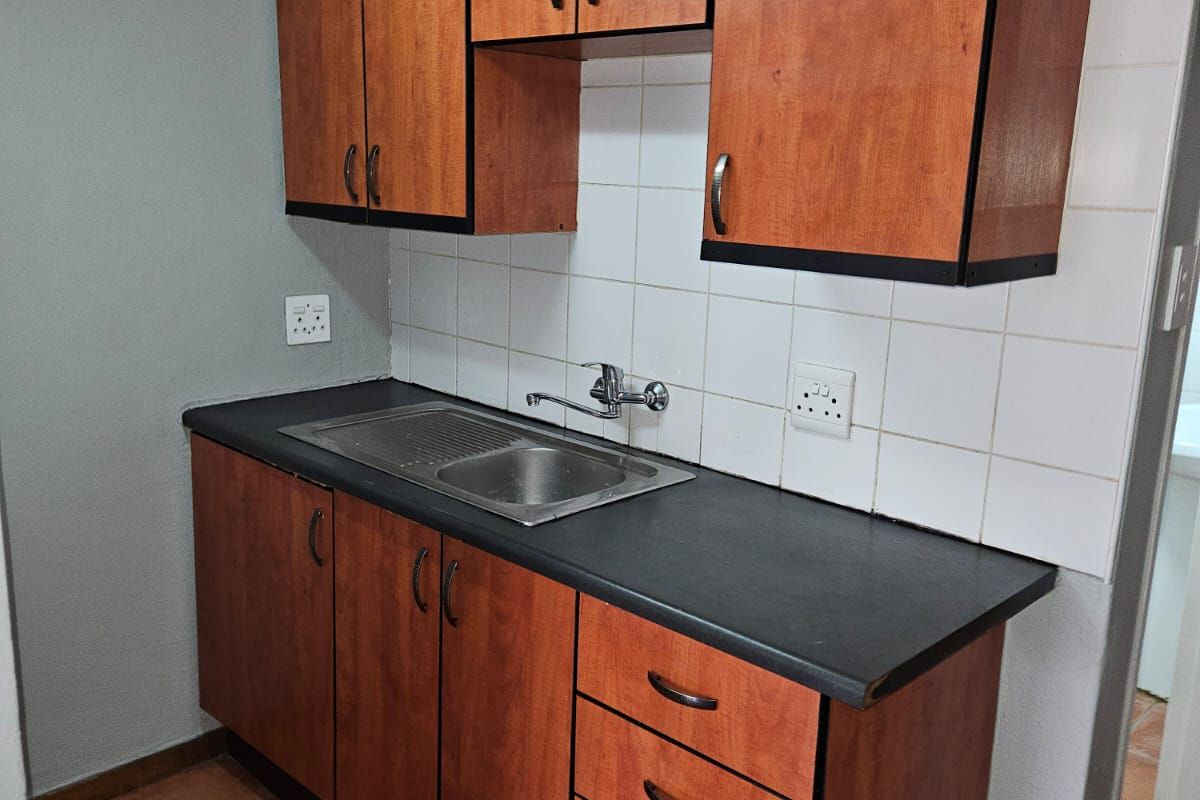 Cozy Bachelor  flat in Riviera close to Steve Biko hospital - Photo 4