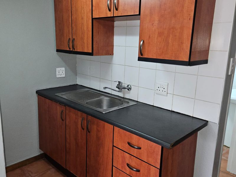 Cozy Bachelor  flat in Riviera close to Steve Biko hospital - Photo 4