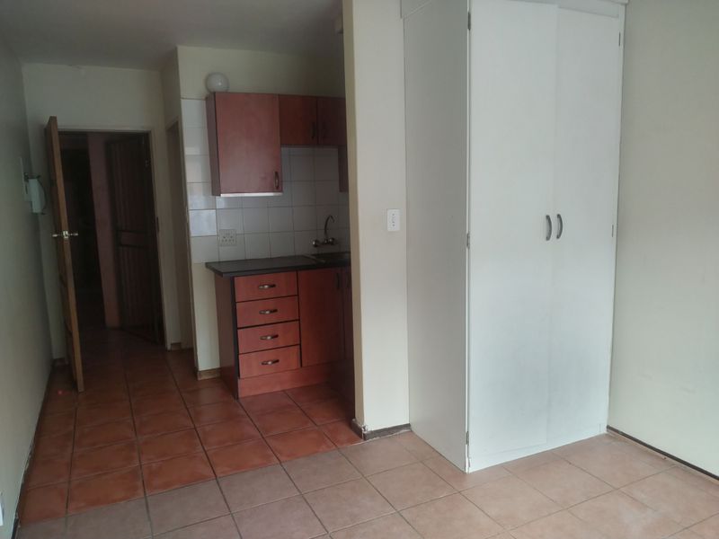 Cozy Bachelor  flat in Riviera close to Steve Biko hospital - Photo 6