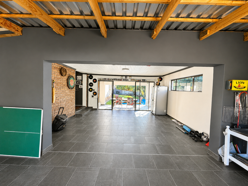 Spacious Family Living in a Prime Green Area Location - Photo 8