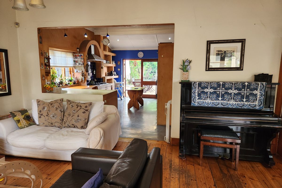 Where Classic Charm Meets Modern Convenience - Photo 2