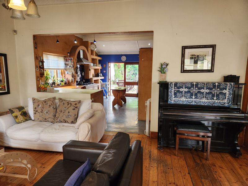 Where Classic Charm Meets Modern Convenience - Photo 2