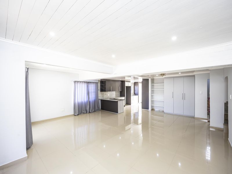 Double-Story, Double Houses, Double the Happiness — Sunnyridge Special!” - Photo 4