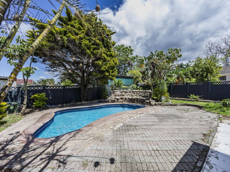 Double-Story, Double Houses, Double the Happiness — Sunnyridge Special!” - Photo 9