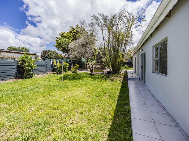 Double-Story, Double Houses, Double the Happiness — Sunnyridge Special!” - Photo 7