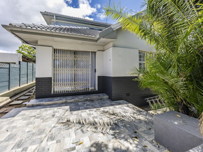 Double-Story, Double Houses, Double the Happiness — Sunnyridge Special!” - Photo 8